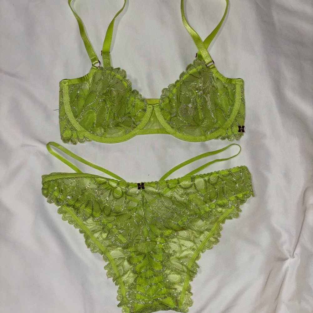 Savage x FENTY Lime Green Lace Balconette Bra & Strappy Brazilian Panty Set